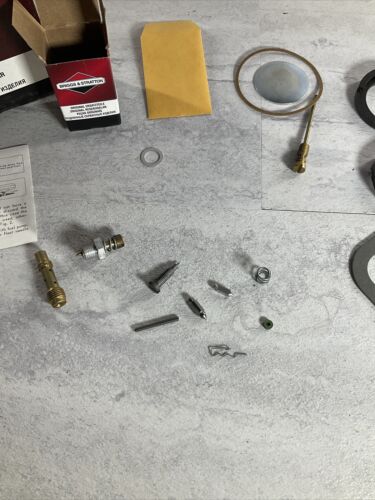 NOS Genuine Briggs & Stratton 394698 Carburetor Rebuild Kit (6922798727351)